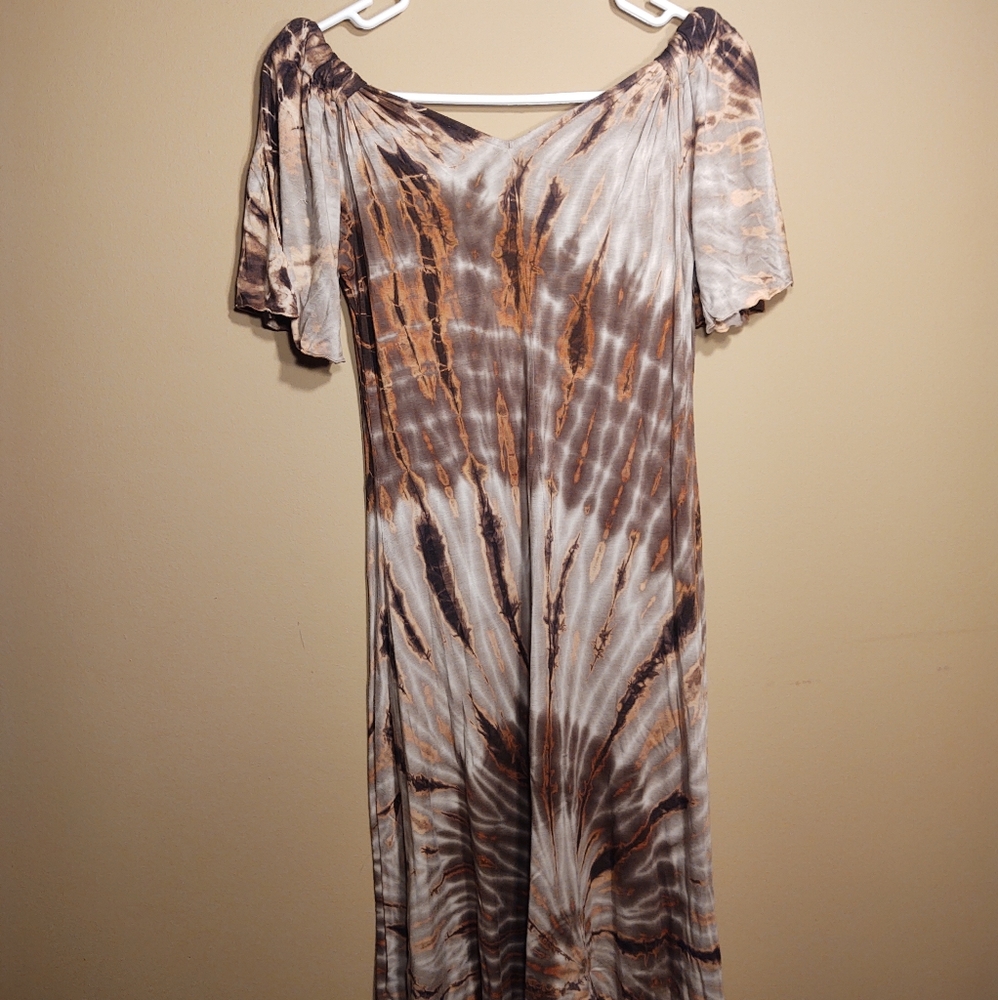 Tie dye flowy dress